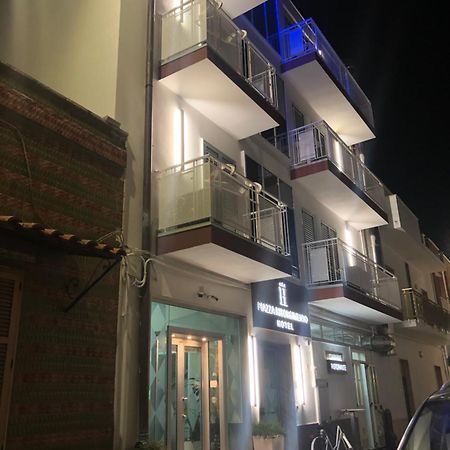 Albergo Piazza Risorgimento 切萨雷奥港 外观 照片