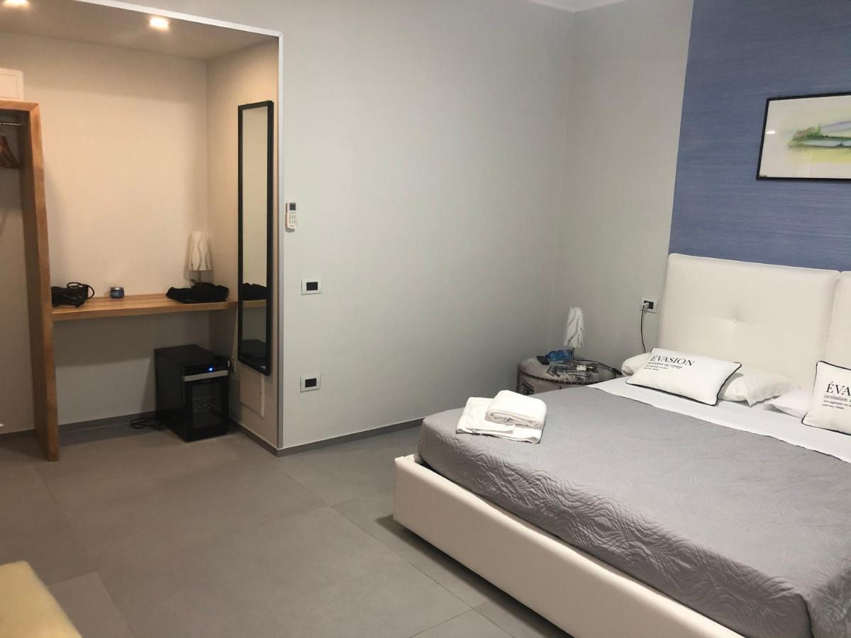 Albergo Piazza Risorgimento 切萨雷奥港 外观 照片