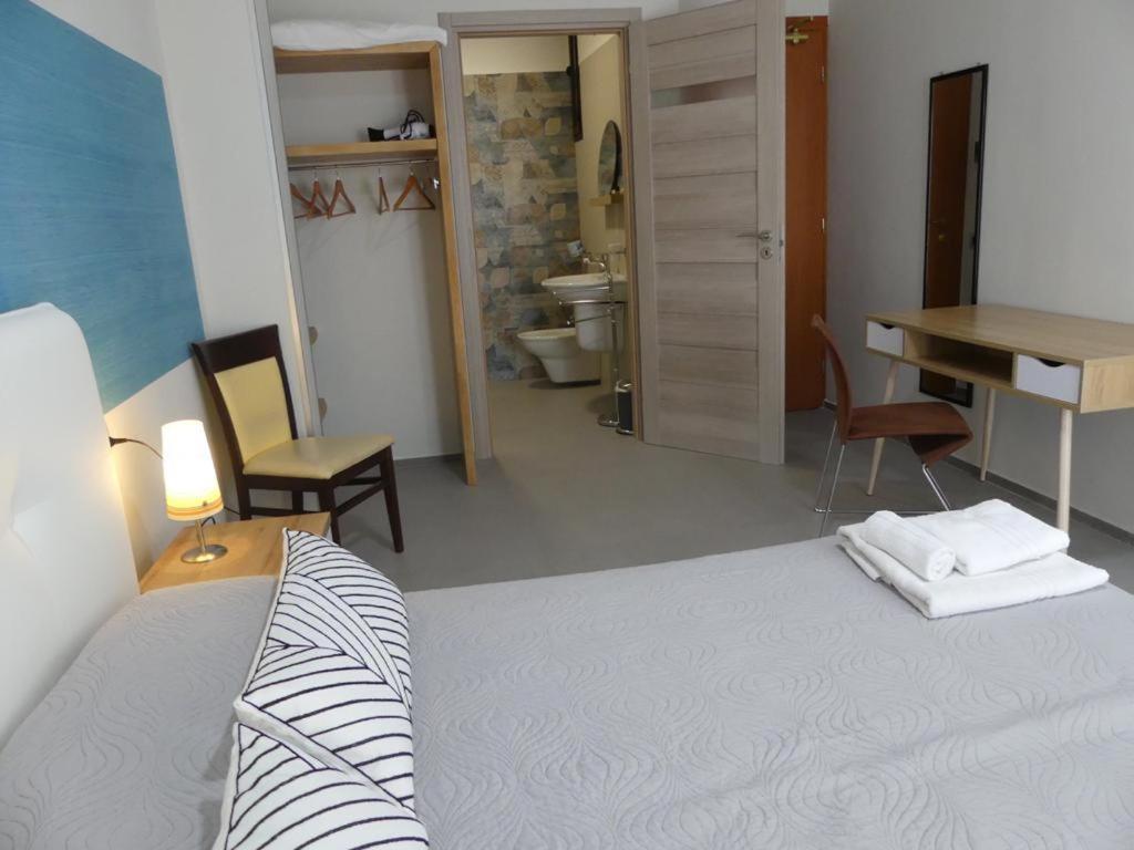 Albergo Piazza Risorgimento 切萨雷奥港 外观 照片