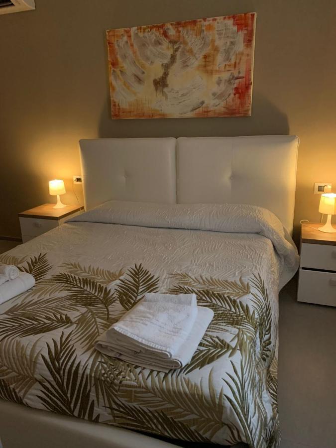 Albergo Piazza Risorgimento 切萨雷奥港 外观 照片