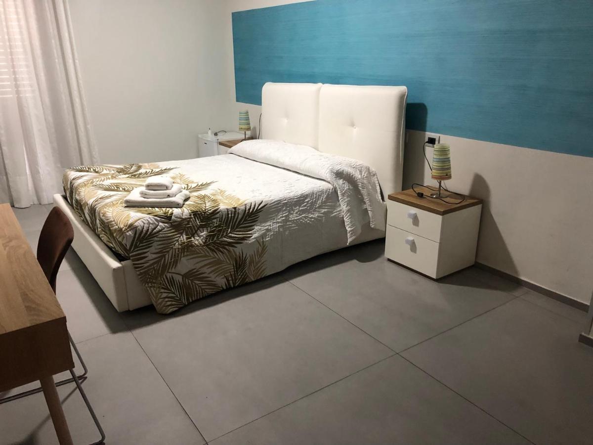 Albergo Piazza Risorgimento 切萨雷奥港 外观 照片