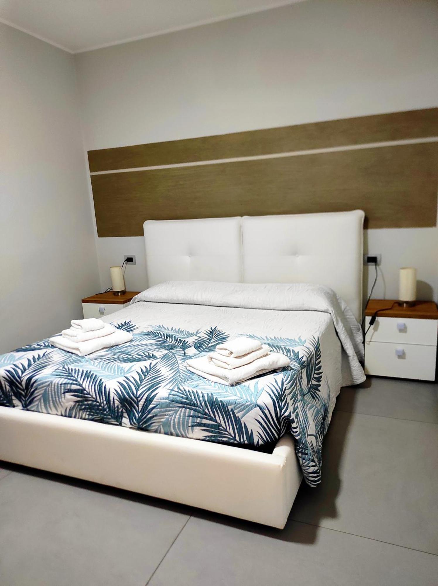 Albergo Piazza Risorgimento 切萨雷奥港 外观 照片